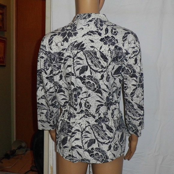 Button Down Blouse/Top - Picture 5 of 7